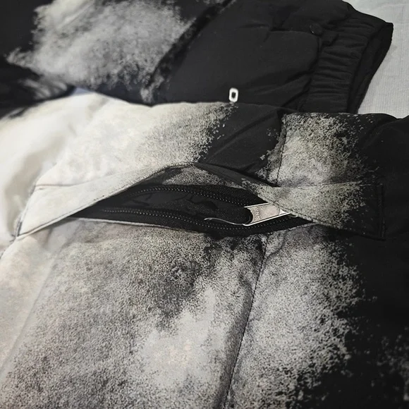 The North Face Cloud Print Down Jacket - Picture 9 of 10